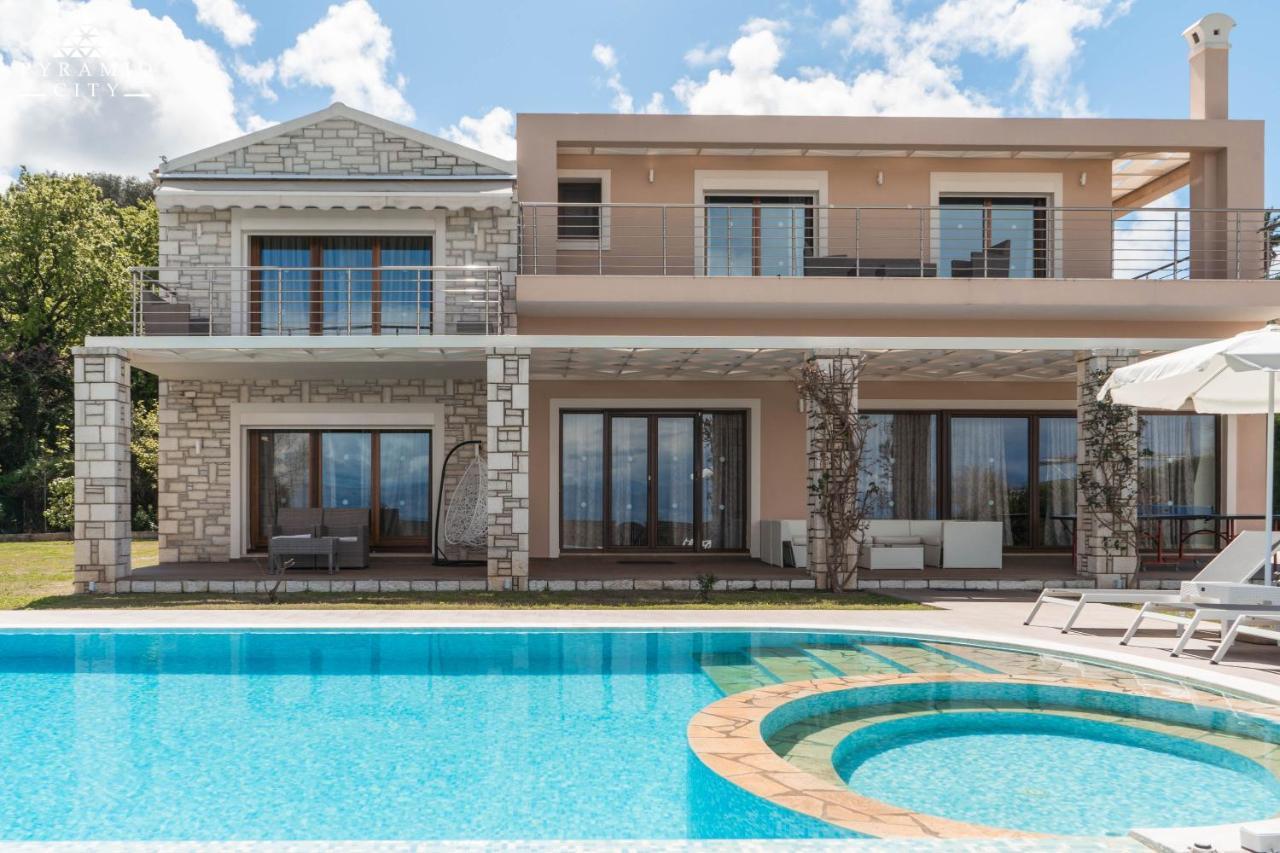 Luxury Villa Hera - Beachfront Roda  Luaran gambar