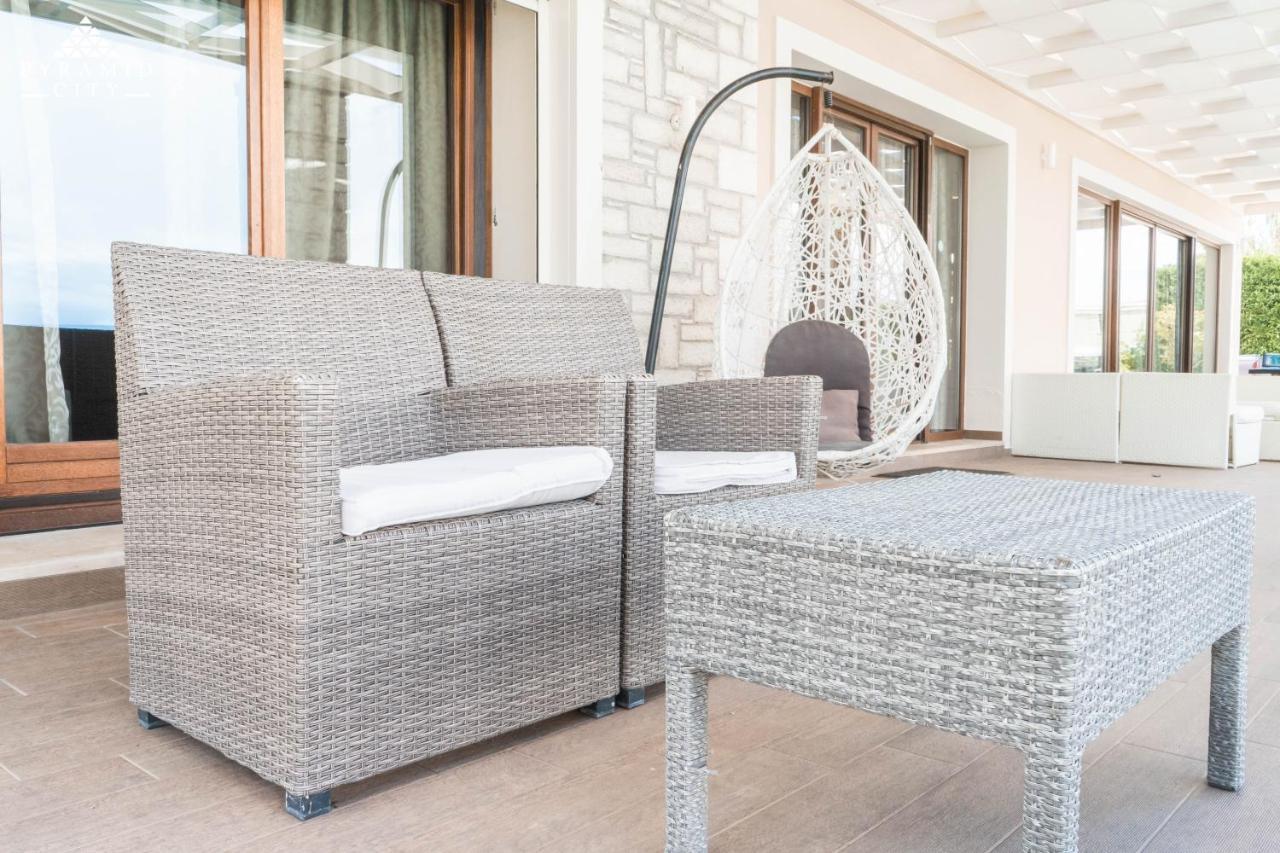 Luxury Villa Hera - Beachfront Roda  Luaran gambar